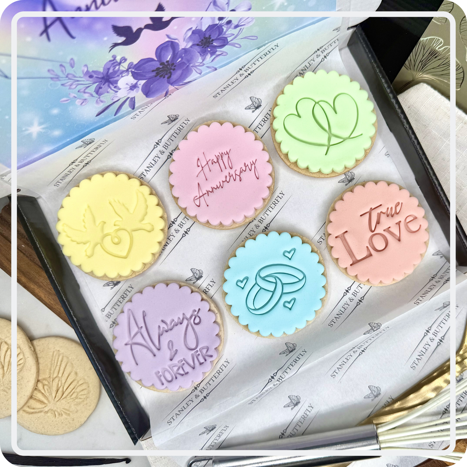 ANNIVERSARY GIFTS