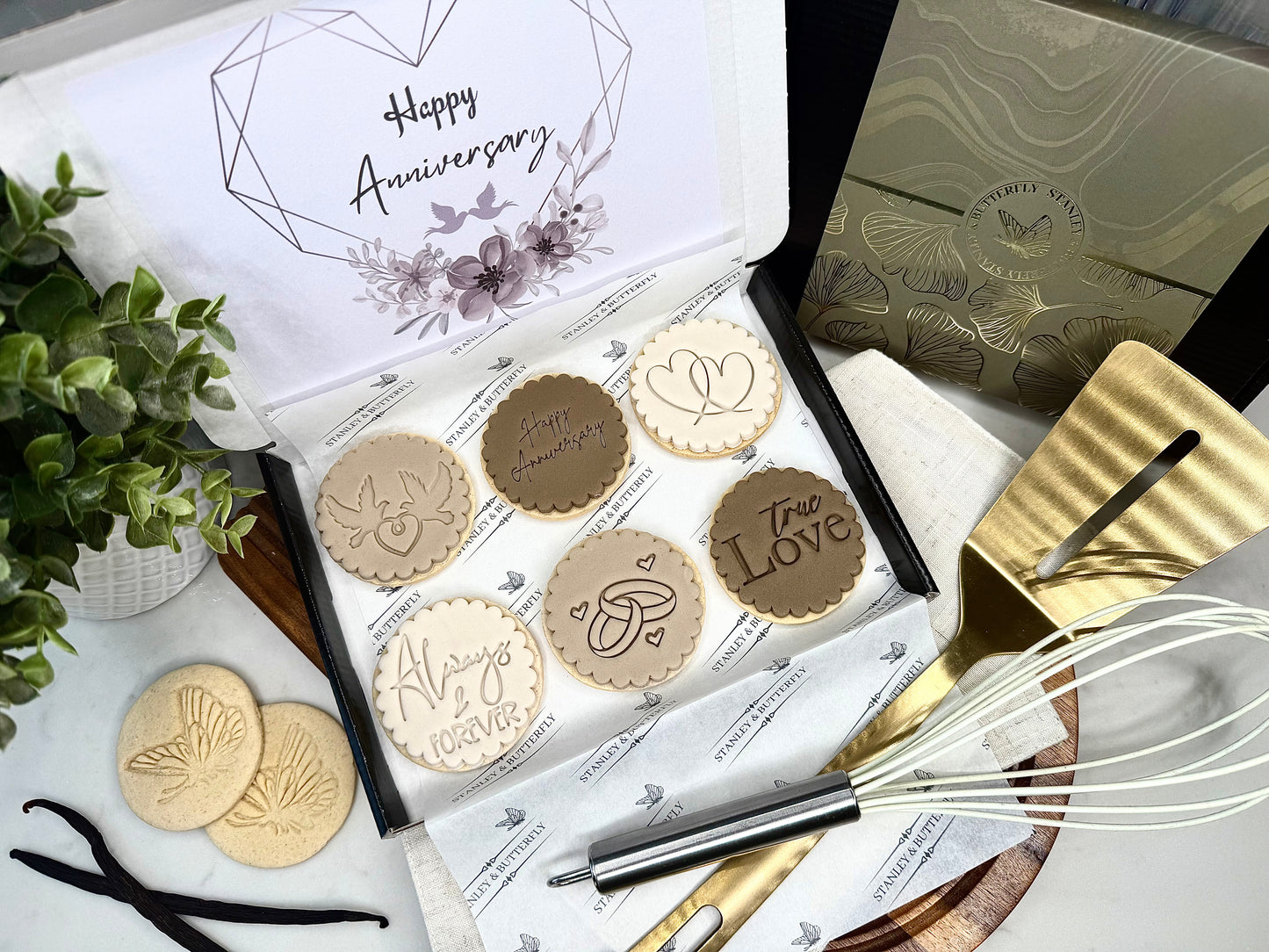 Anniversary Gift - Neutral
