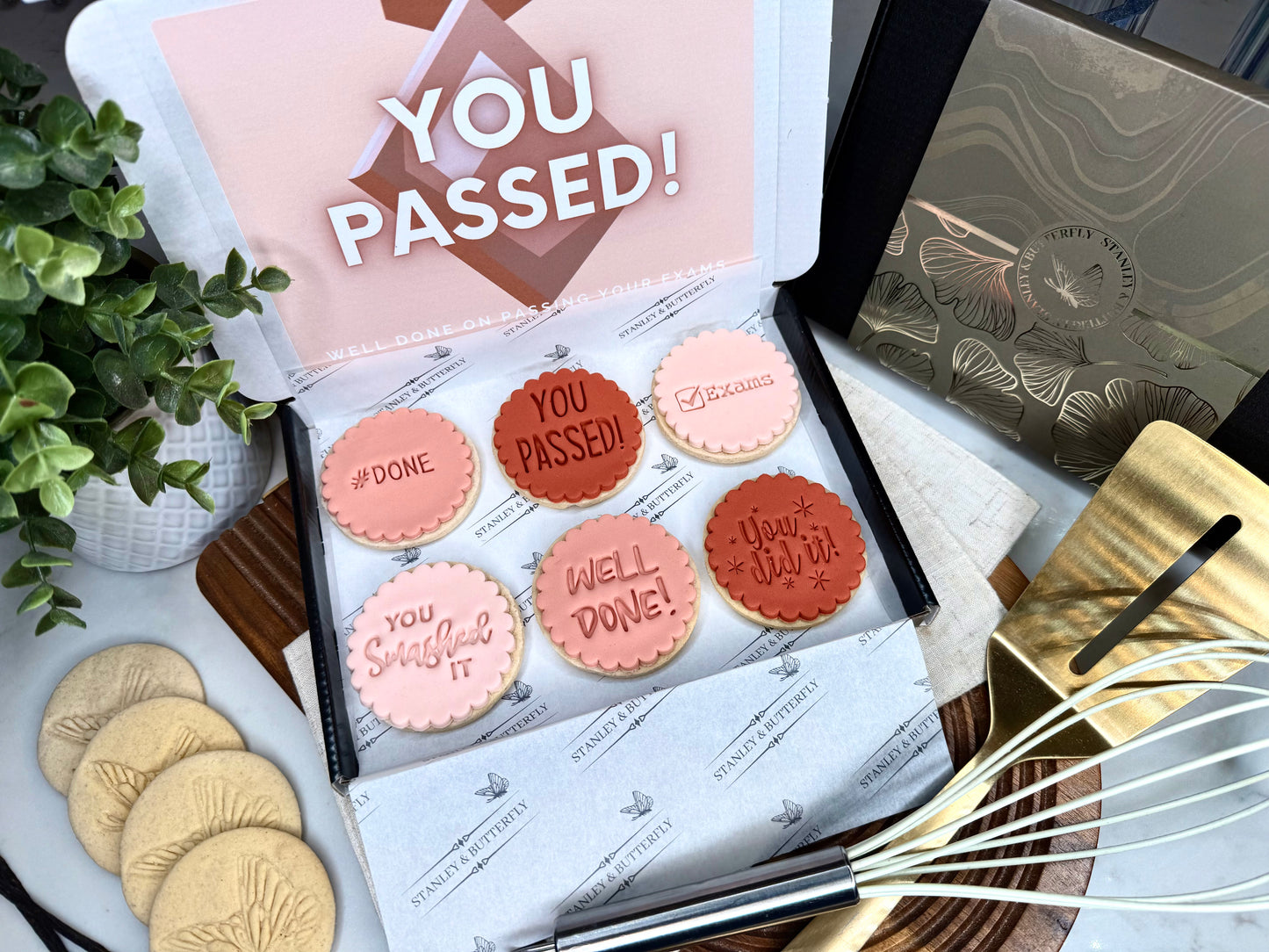 Exam Pass Gift - Spiced Red