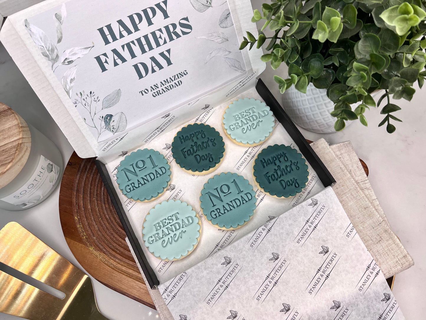 PREORDER 2024 | Bespoke Fathers Day Biscuits In Gift Box - Grandad