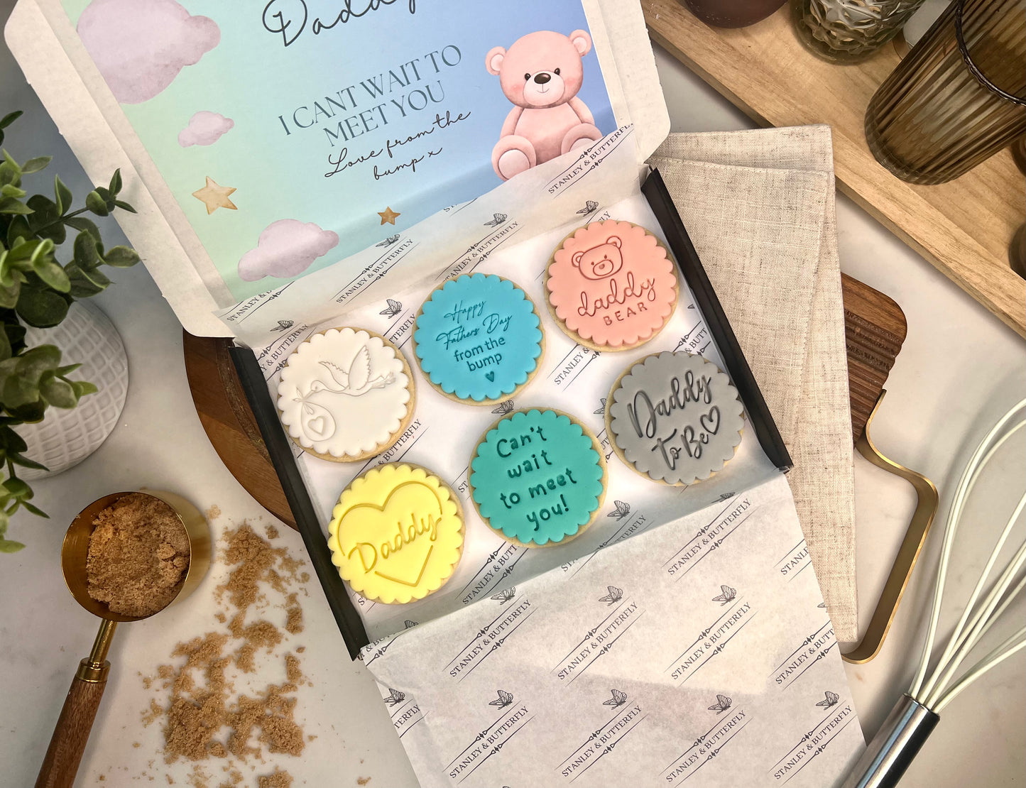 PREORDER 2024 | Bespoke Fathers Day Biscuits In Gift Box - Baby Bump